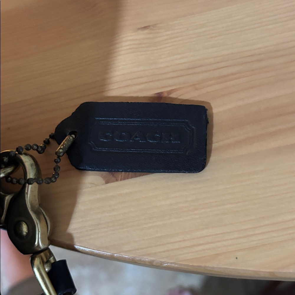 Coach Vintage Willis Black Leather Shoulder Bag - Picture 11 of 13